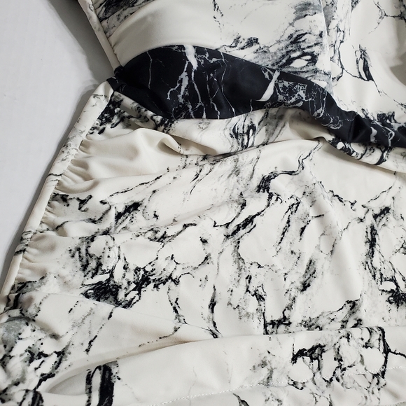 SWIM Cacique Marble Front Keyholes Tankini Top - Picture 5 of 6